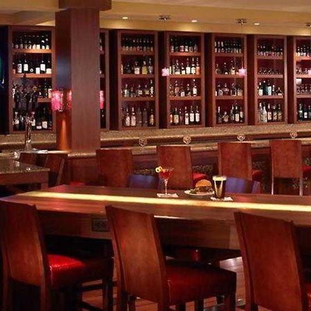 Wyndham Cleveland Airport Hotel Ресторант снимка