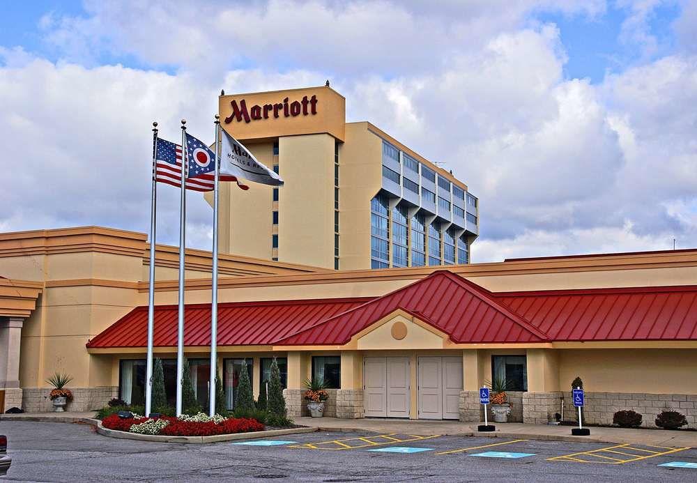 Wyndham Cleveland Airport Hotel Екстериор снимка
