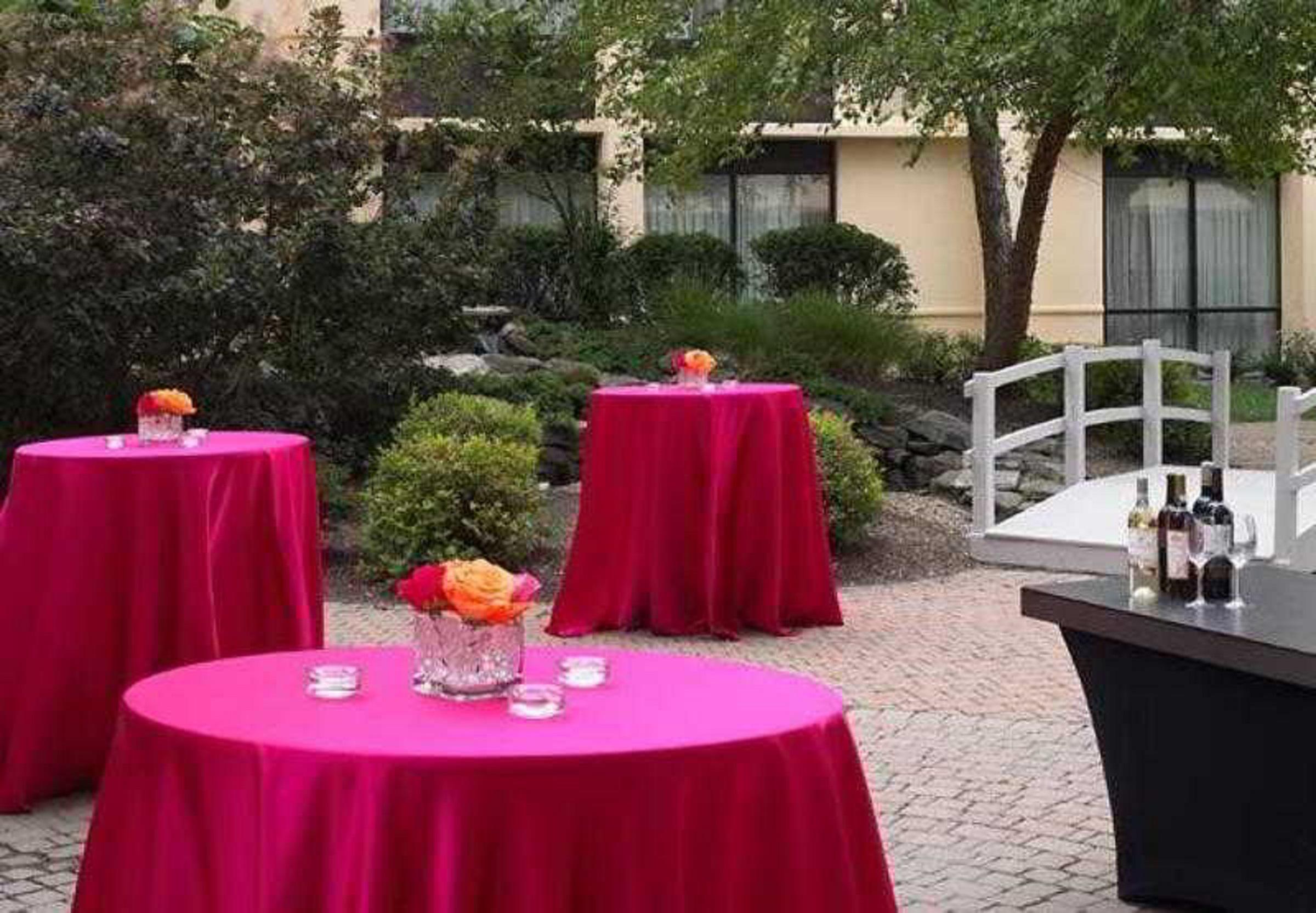Wyndham Cleveland Airport Hotel Екстериор снимка