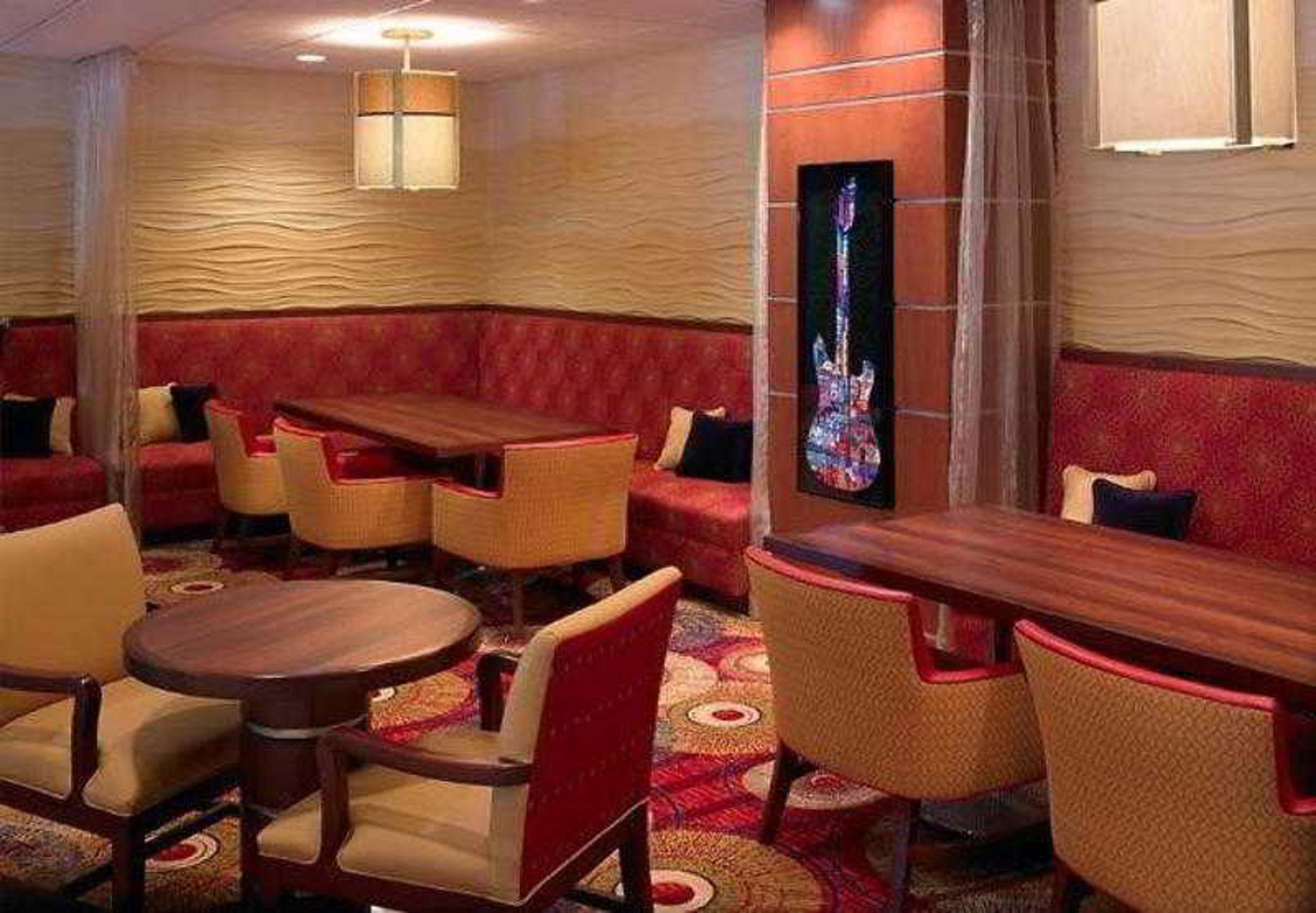 Wyndham Cleveland Airport Hotel Екстериор снимка