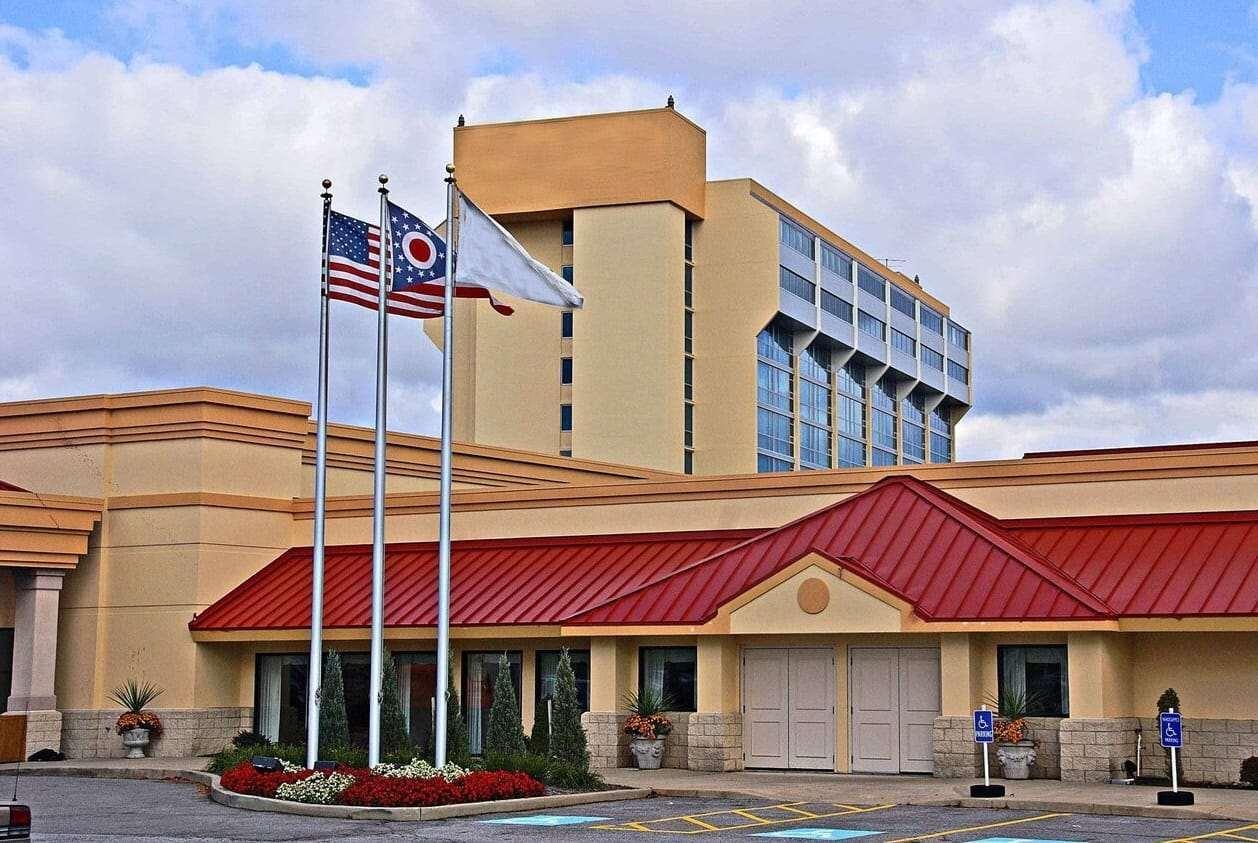 Wyndham Cleveland Airport Hotel Екстериор снимка