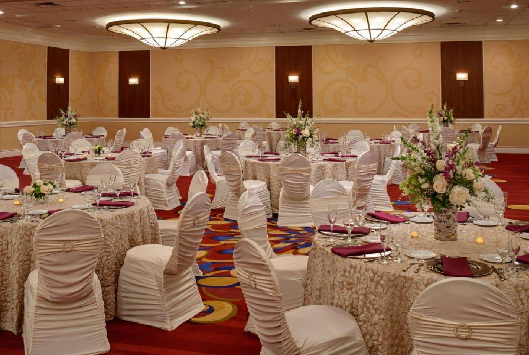 Wyndham Cleveland Airport Hotel Екстериор снимка