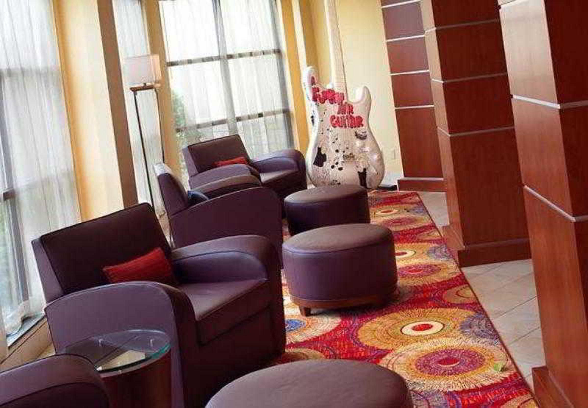 Wyndham Cleveland Airport Hotel Екстериор снимка
