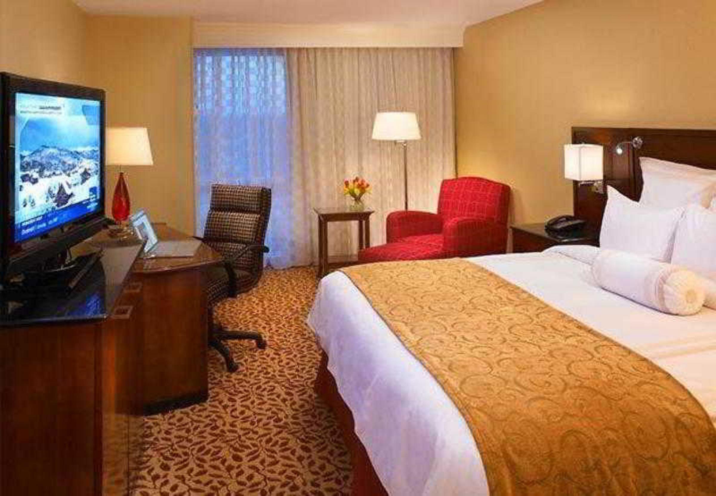 Wyndham Cleveland Airport Hotel Екстериор снимка
