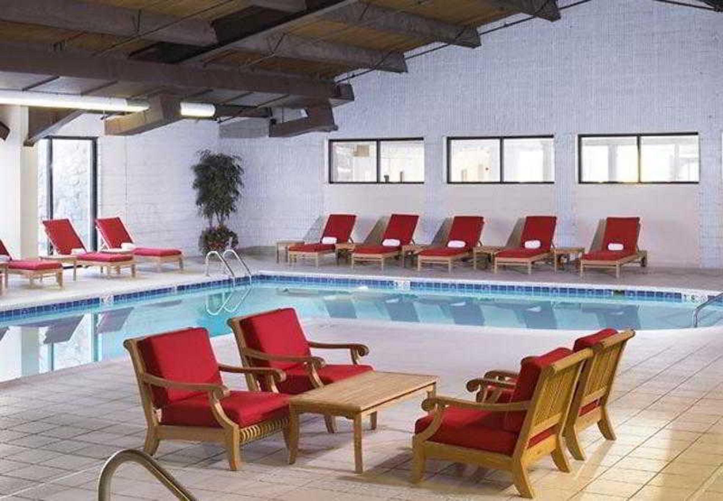 Wyndham Cleveland Airport Hotel Екстериор снимка