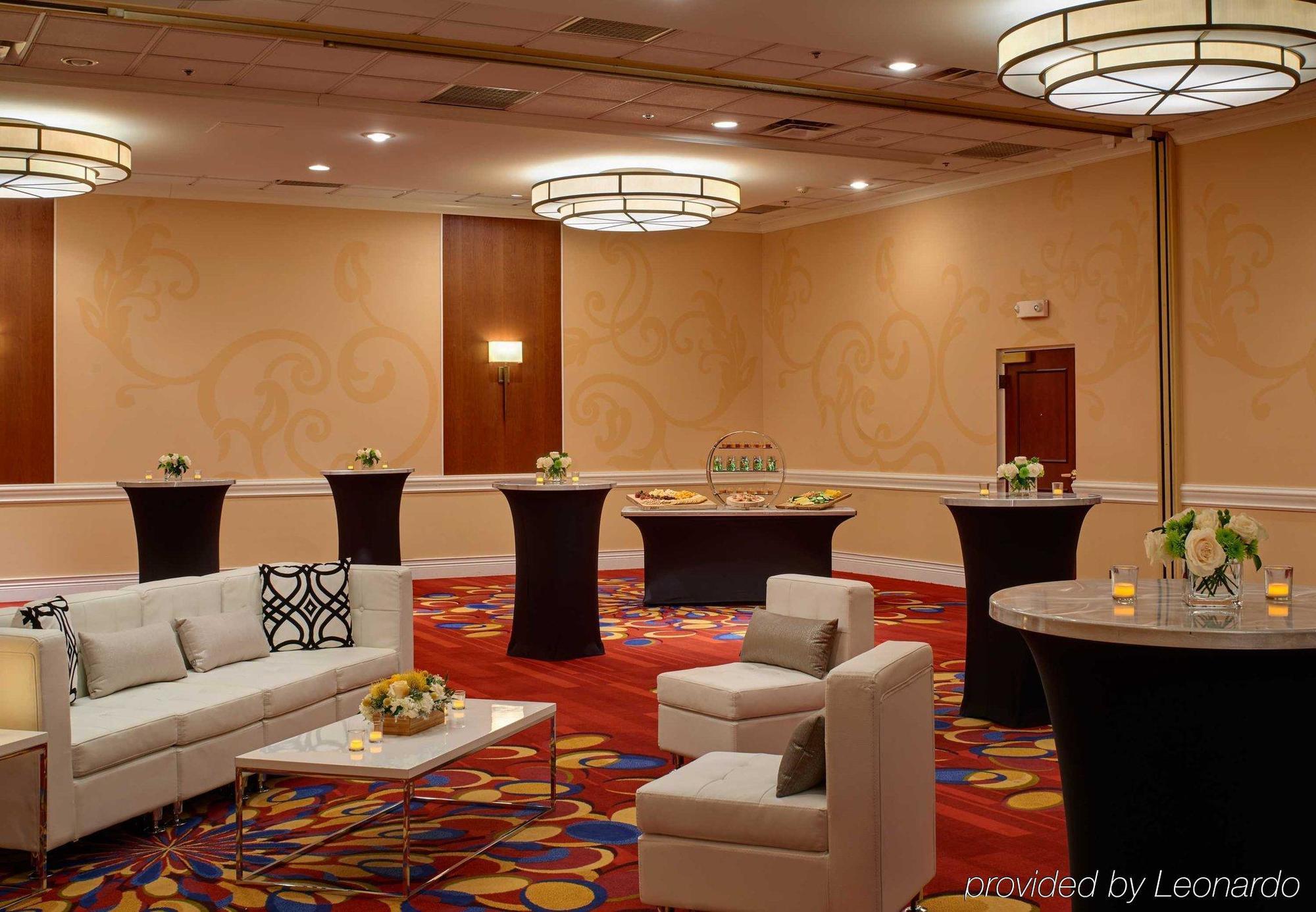 Wyndham Cleveland Airport Hotel Екстериор снимка