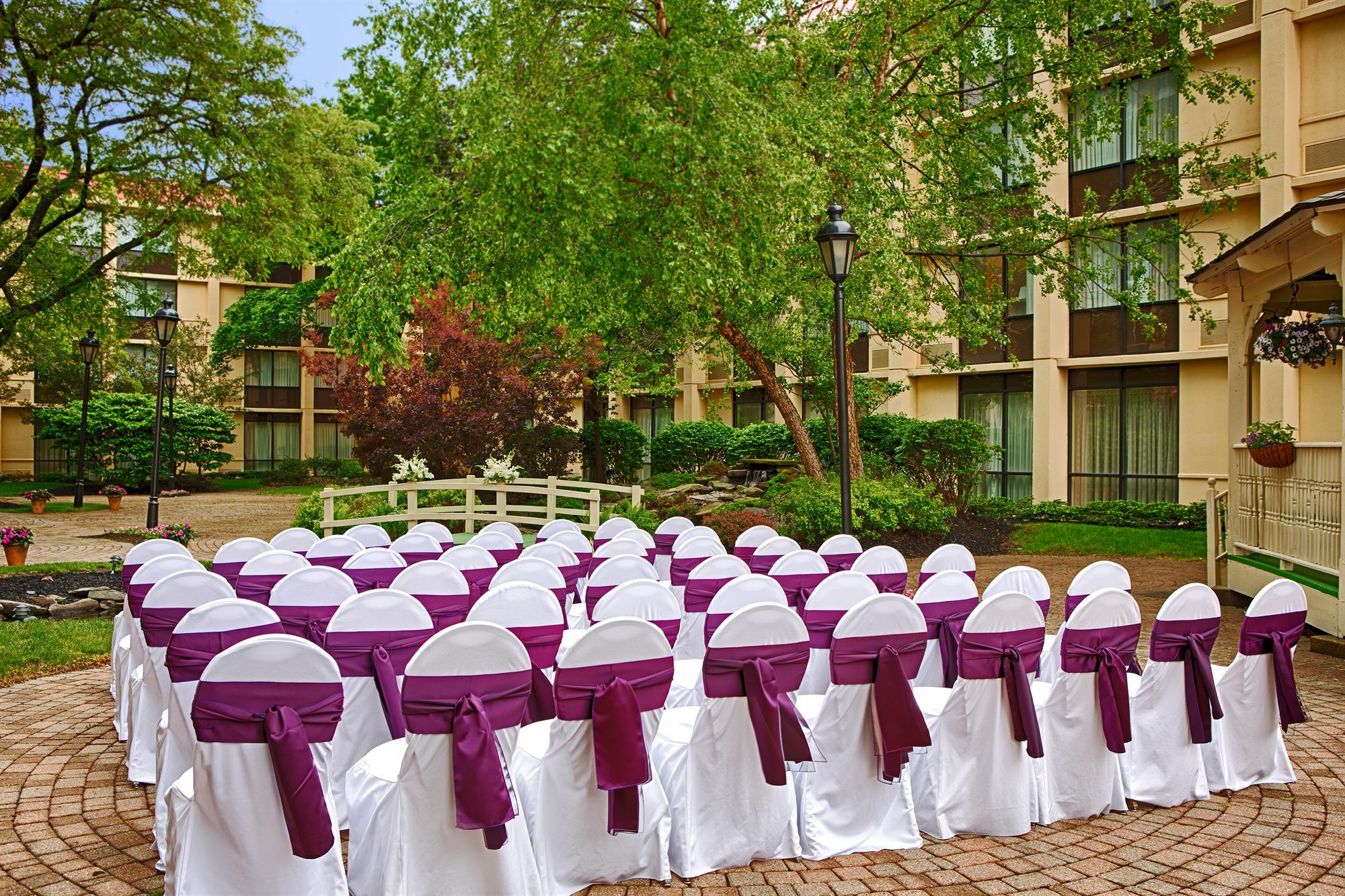 Wyndham Cleveland Airport Hotel Екстериор снимка